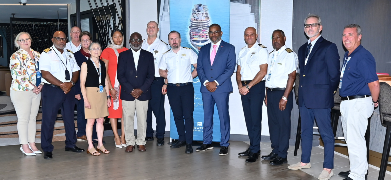 Norwegian Aqua Arrives in Bermuda